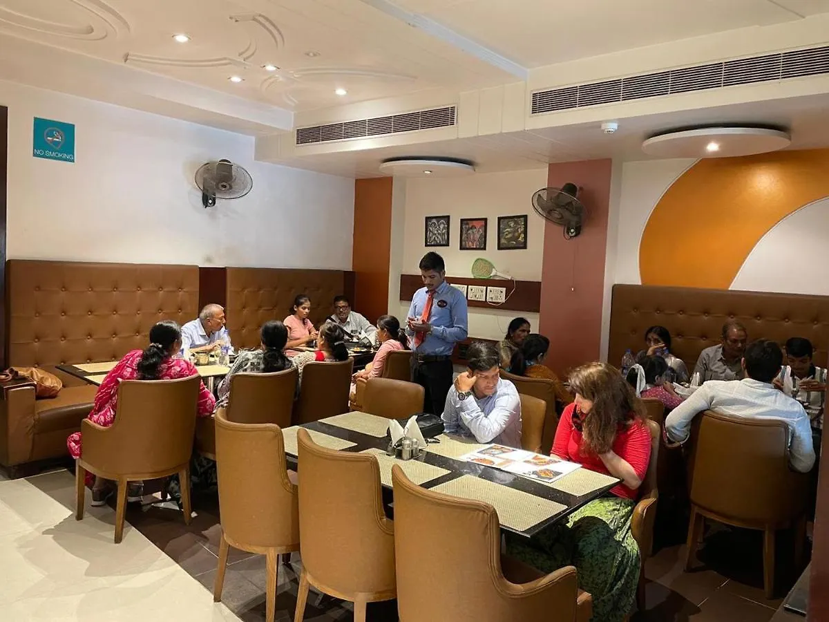 Hotel Star By Star Group- Near Delhi Airport New Delhi 3*,