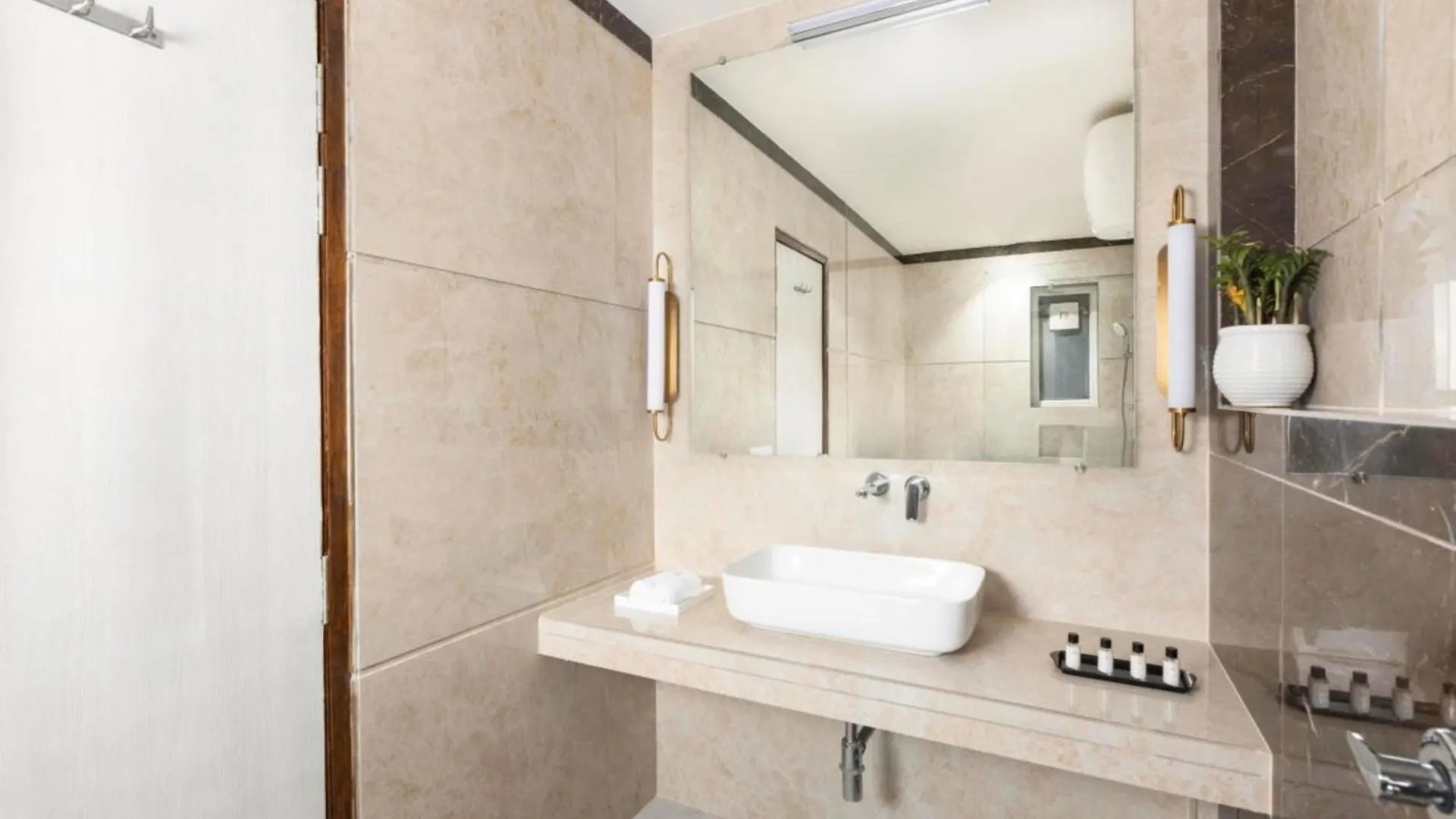 Hotel Star By Star Group- Near Delhi Airport New Delhi