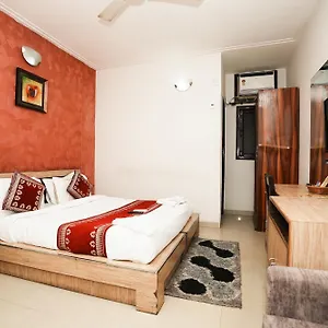 Om Paradise Near Igi Delhi Airport Hotel