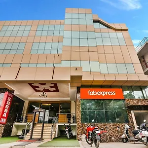 Fabexpress Grand Shoba Hotel